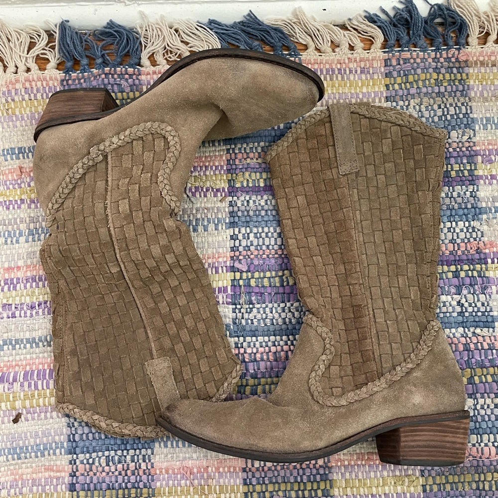 steve madden suede boots